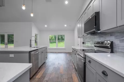 Kitchen - 967 Cr 753s, Webster, FL 33597 photo 2 of 5