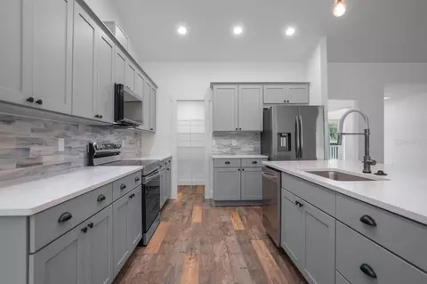 Kitchen - 967 Cr 753s, Webster, FL 33597 photo 1 of 5