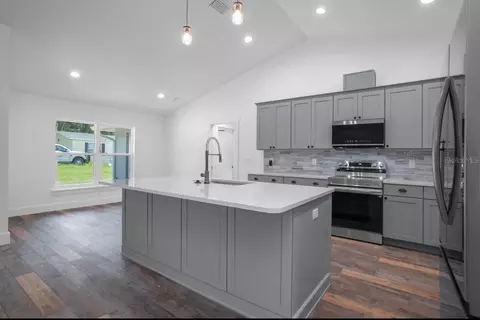 Kitchen - 967 Cr 753s, Webster, FL 33597 photo 4 of 5