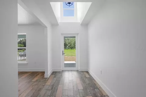 Entry Way - 967 Cr 753s, Webster, FL 33597 photo 1 of 5