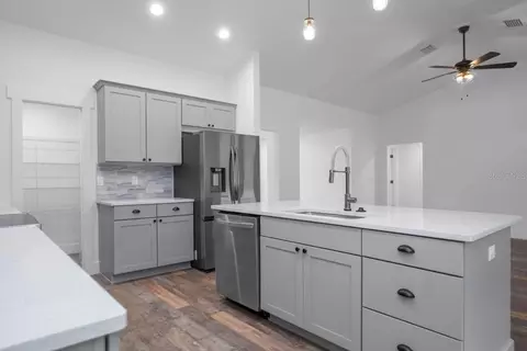 Kitchen - 967 Cr 753s, Webster, FL 33597 photo 3 of 5