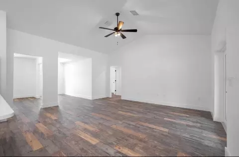Living - 967 Cr 753s, Webster, FL 33597 photo 2 of 5
