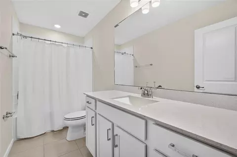 Bath - 9426 Lamine Way, Parrish, FL 34219 photo 4 of 4