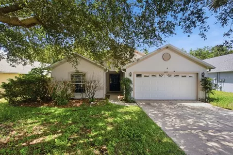 2255 Merry Rd, Tavares, FL 32778