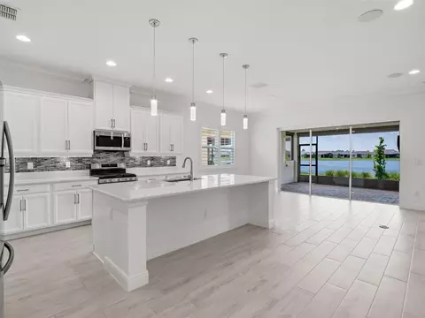 Kitchen - 2680 Redblush Ter, Saint Cloud, FL 34772 photo 2 of 9