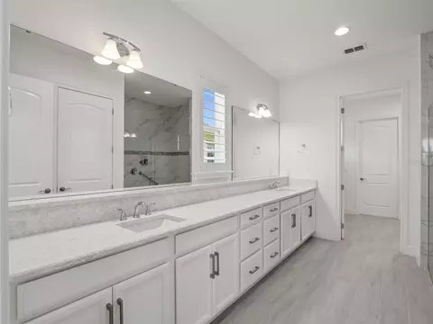 Bath - 2680 Redblush Ter, Saint Cloud, FL 34772 photo 4 of 8
