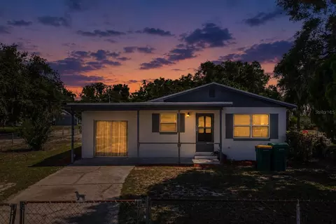 Exterior - 922 Bates Ave, Eustis, FL 32726 photo 2 of 9