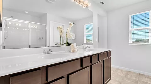 Bath - 3941 Southern Vista Loop, Saint Cloud, FL 34772 photo 2 of 4
