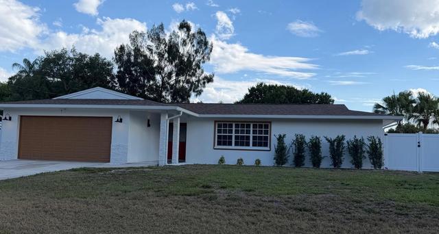 4534 N Lake Dr, Sarasota, FL 34232