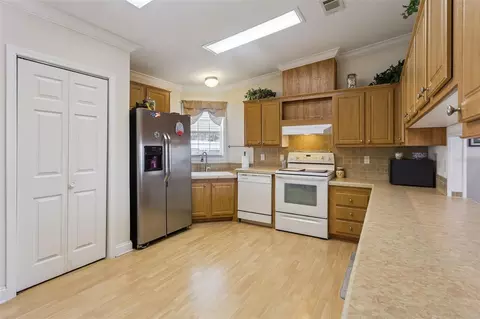 Kitchen - 212 Palm Meadows Dr, Eustis, FL 32726 photo 3 of 3