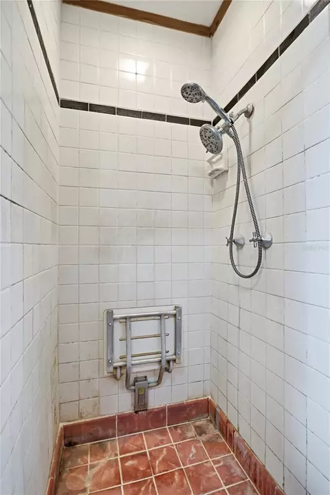 Bath - 211 Lakeshore Blvd, Saint Cloud, FL 34769 photo 3 of 6