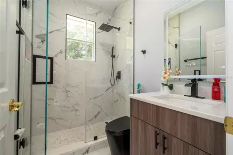 Bath - 10301 Oakview Pointe Ter, Gotha, FL 34734 photo 1 of 10