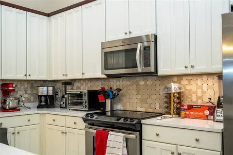 Kitchen - 10301 Oakview Pointe Ter, Gotha, FL 34734 photo 2 of 7