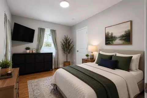 Bedroom - 732 E Orange Ave, Eustis, FL 32726 photo 1 of 4