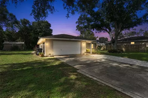 5432 Southgrove Pl, Lakeland, FL 33812