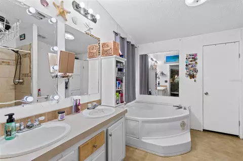 Bath - 35729 Huff Rd, Eustis, FL 32736 photo 1 of 3