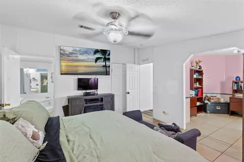 Bedroom - 35729 Huff Rd, Eustis, FL 32736 photo 2 of 5