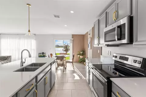 Kitchen - 5121 Four Strand Ct, Saint Cloud, FL 34772 photo 5 of 5