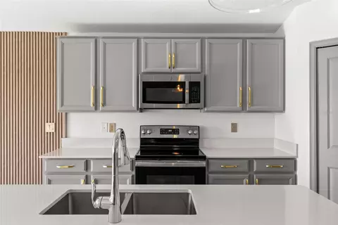 Kitchen - 5121 Four Strand Ct, Saint Cloud, FL 34772 photo 4 of 5