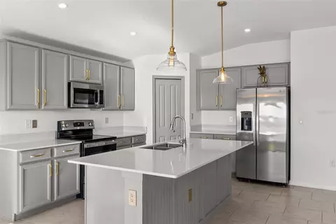 Kitchen - 5121 Four Strand Ct, Saint Cloud, FL 34772 photo 2 of 5