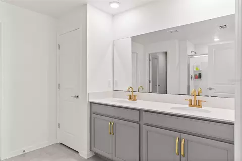 Bath - 5121 Four Strand Ct, Saint Cloud, FL 34772 photo 2 of 3