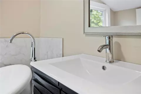 Bath - 821 E Lemon Ave, Eustis, FL 32726 photo 4 of 4