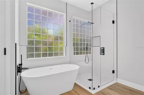 Bath - 572 Oceanside Blvd, Indialantic, FL 32903 photo 2 of 5