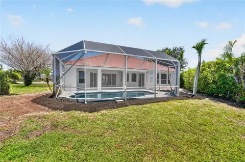 Exterior - 572 Oceanside Blvd, Indialantic, FL 32903 photo 7 of 8