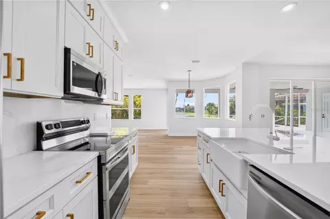 Kitchen - 572 Oceanside Blvd, Indialantic, FL 32903 photo 8 of 8
