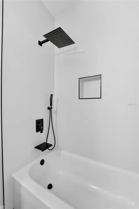 Bath - 572 Oceanside Blvd, Indialantic, FL 32903 photo 5 of 5