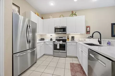 Kitchen - 808 Lucaya Loop, Davenport, FL 33897 photo 1 of 1
