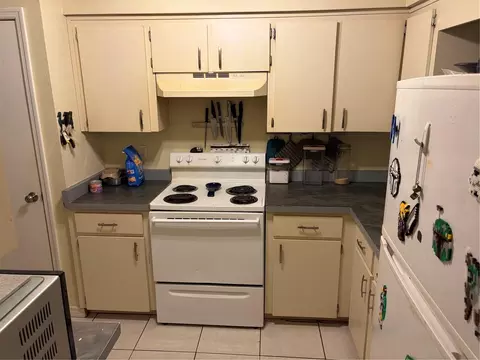 Kitchen - 821 Sleepy Harbour Dr, Ocoee, FL 34761 photo 3 of 4
