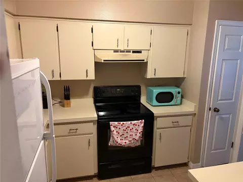 Kitchen - 821 Sleepy Harbour Dr, Ocoee, FL 34761 photo 1 of 4