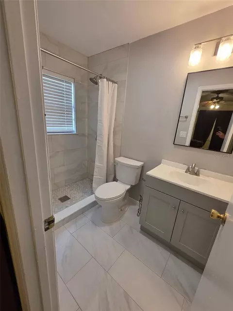 Bath - 821 Sleepy Harbour Dr, Ocoee, FL 34761 photo 2 of 3