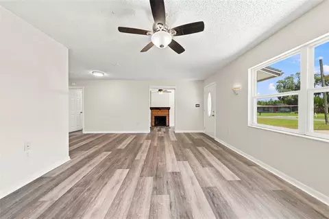 Living - 3104 Garden Rd, Eustis, FL 32726 photo 3 of 7