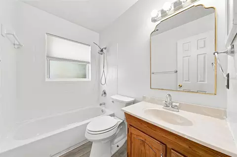 Bath - 3104 Garden Rd, Eustis, FL 32726 photo 1 of 4