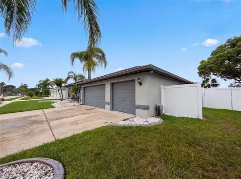 Exterior - 12919 Prestwick Dr, Riverview, FL 33579 photo 4 of 9