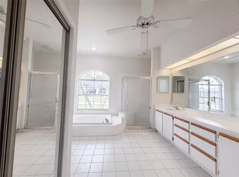 Bath - 12919 Prestwick Dr, Riverview, FL 33579 photo 2 of 4