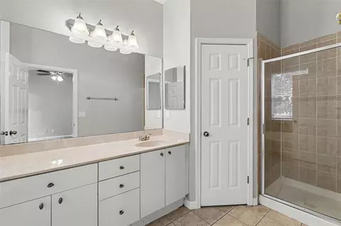 Bath - 11432 Laurel Brook Ct, Riverview, FL 33569 photo 1 of 2