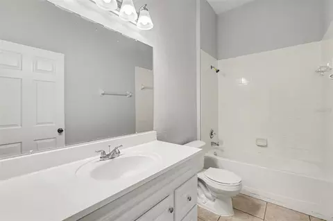 Bath - 11432 Laurel Brook Ct, Riverview, FL 33569 photo 2 of 2