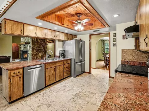 Kitchen - 4870 Citrus Oak Ln, Saint Cloud, FL 34771 photo 2 of 3