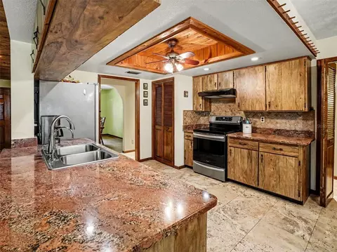 Kitchen - 4870 Citrus Oak Ln, Saint Cloud, FL 34771 photo 1 of 3