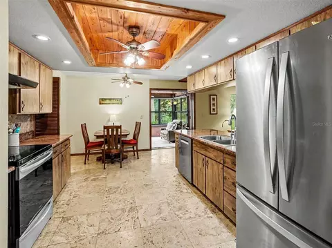 Kitchen - 4870 Citrus Oak Ln, Saint Cloud, FL 34771 photo 3 of 3
