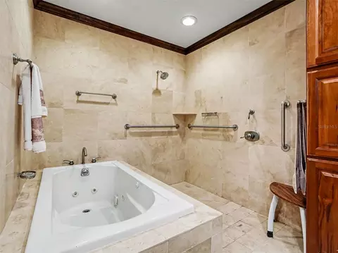 Bath - 4870 Citrus Oak Ln, Saint Cloud, FL 34771 photo 3 of 5