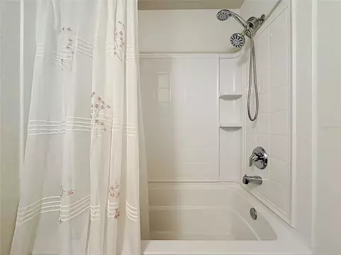 Bath - 5669 SW 40th St, Ocala, FL 34474 photo 6 of 6