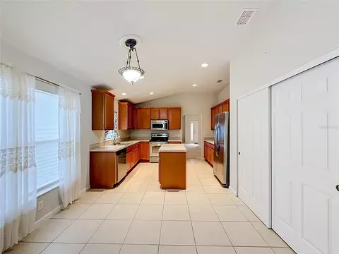 Kitchen - 5669 SW 40th St, Ocala, FL 34474 photo 8 of 8
