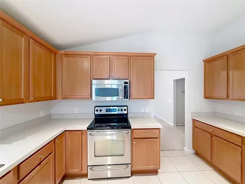 Kitchen - 5669 SW 40th St, Ocala, FL 34474 photo 4 of 8
