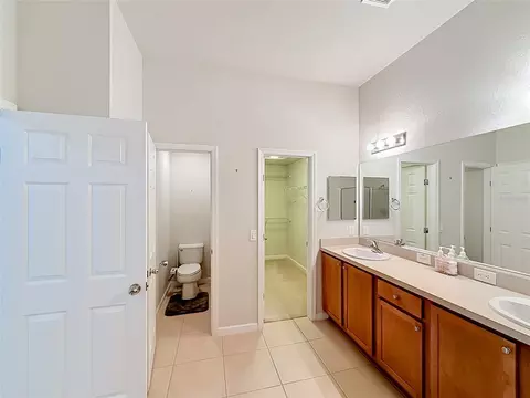 Bath - 5669 SW 40th St, Ocala, FL 34474 photo 2 of 6
