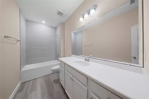 Bath - 136 Montserrat Dr, Saint Augustine, FL 32092 photo 2 of 2