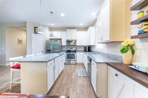Kitchen - 3331 Sagebrush St, Harmony, FL 34773 photo 2 of 6